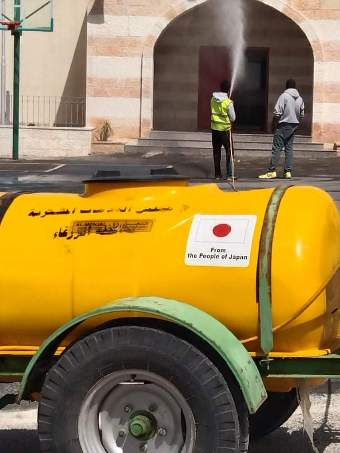 حملة لمكافحة الحشرات في الزرقاء ...صور