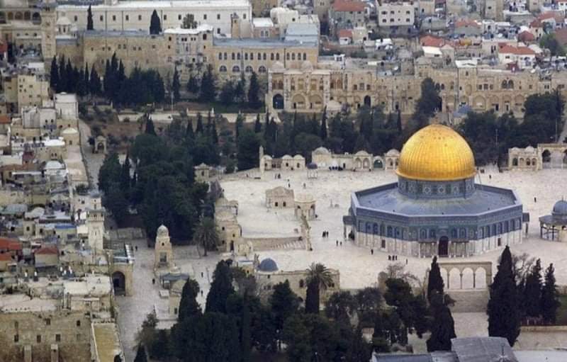 40 ألف مصل يؤدون صلاة الجمعة في رحاب المسجد الأقصى