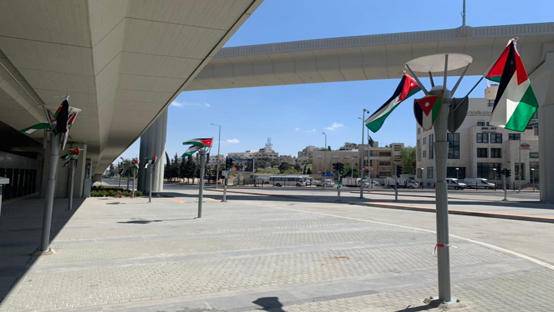 تعليق 30 ألف علم في عمان احتفالا بمئوية الدولة