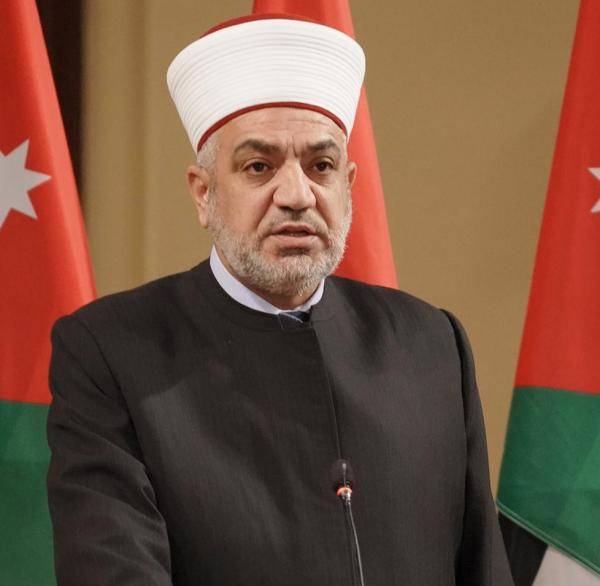 وزير الاوقاف: متى يمكن أن تعود صلاة الجمعة