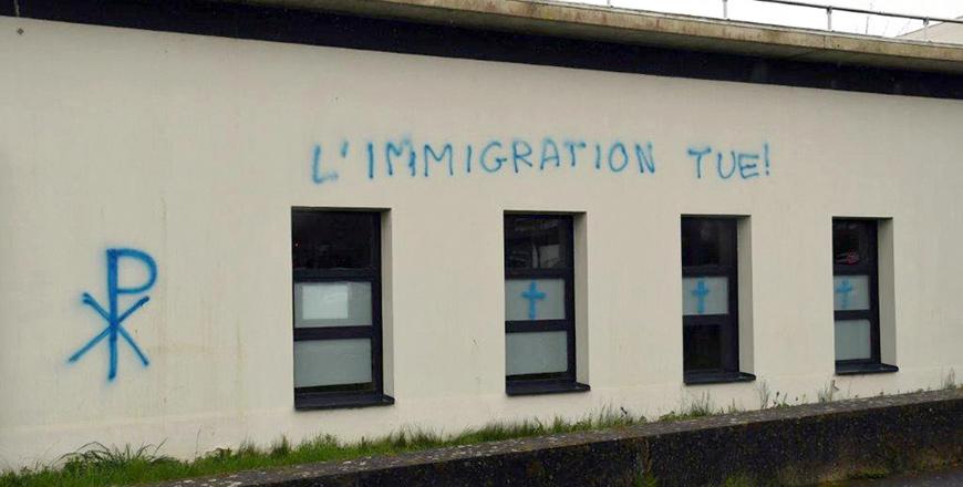 Mosque in France defaced with Islamophobic graffiti