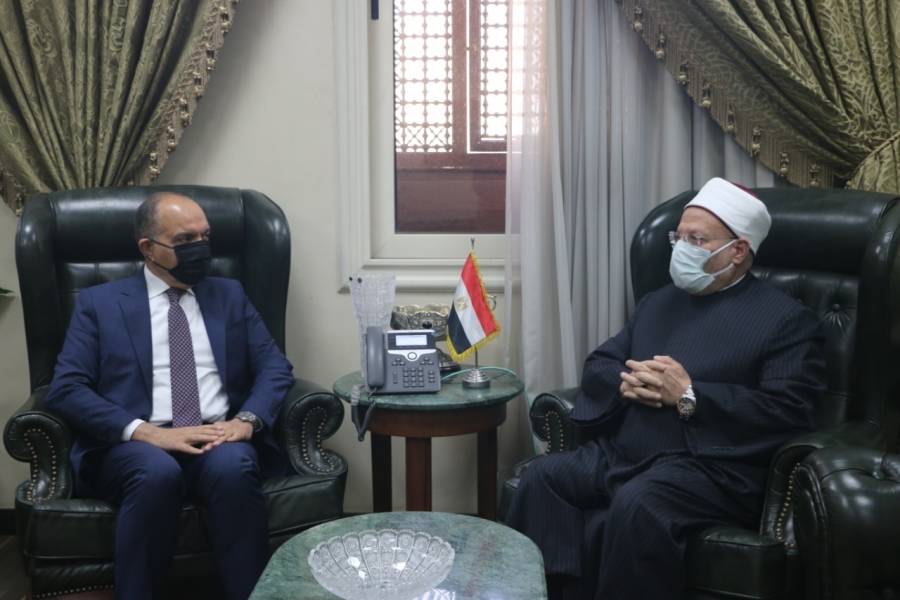 مفتي الديار المصرية يهنىء الملك والأردن بمئوية الدولة