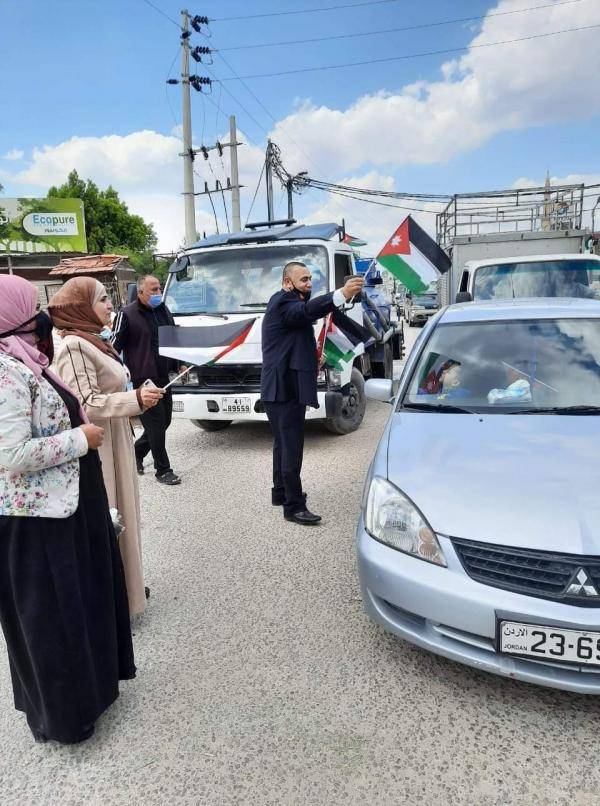 الأغوار الشمالية: حملات لتوزيع العلم الأردني احتفاء بالمئوية