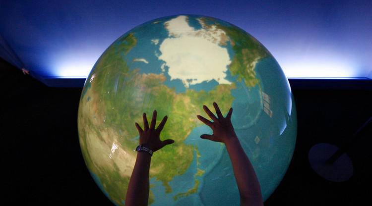 كورونا تصيب 135 مليون شخص في العالم