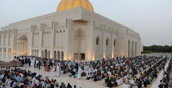 دولة عربية تبدأ رمضان غداً الأربعاء .. تعرفوا عليها