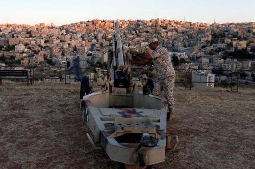 إطلاق مدفع رمضان عند أذان المغرب في عمّان