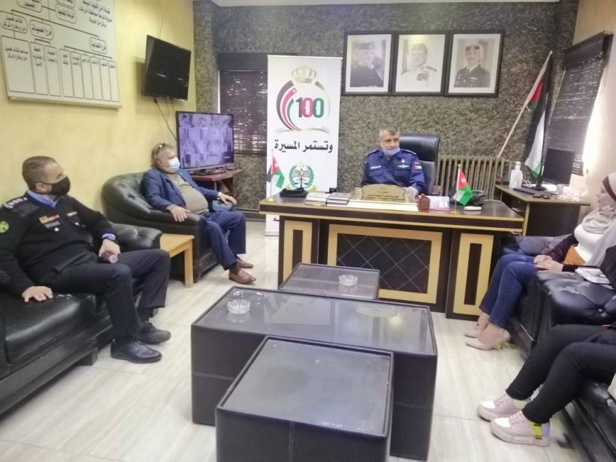 جدارية المئوية بمركز أمن المدينة الزرقاء