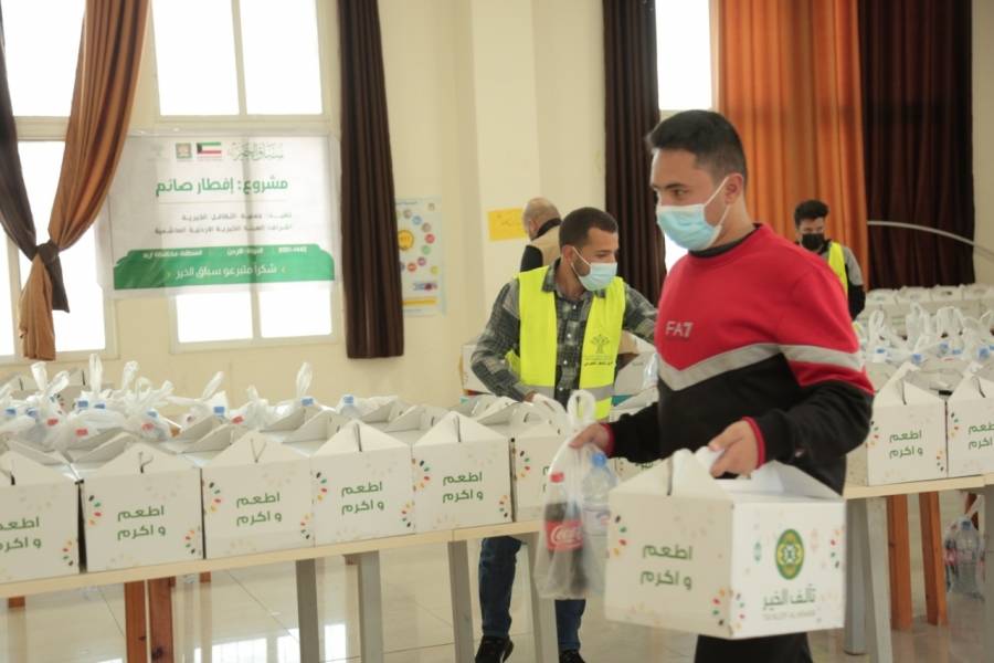 التكافل الخيرية تُنفذ المرحلة الأولى من مشروع إفطار الصائم.. صور