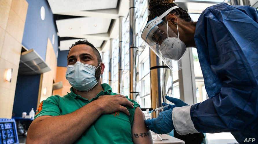 إصابات ووفيات بين أشخاص تلقوا اللقاح في الولايات المتحدة