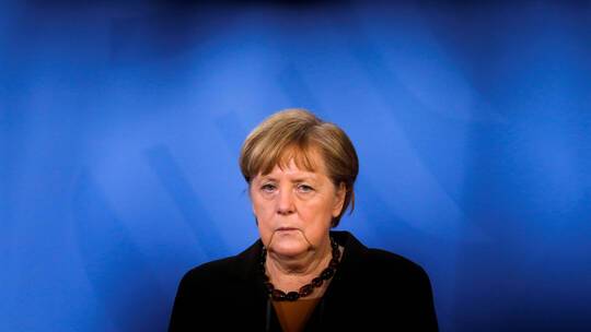 ميركل تتلقى لقاحا ضد كورونا