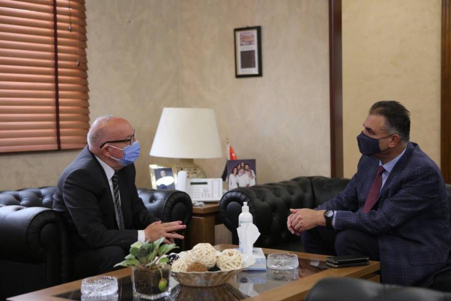 الكسبي و الزعبي يبحثان سير العمل في مشروع كلية الطب بجامعة البلقاء