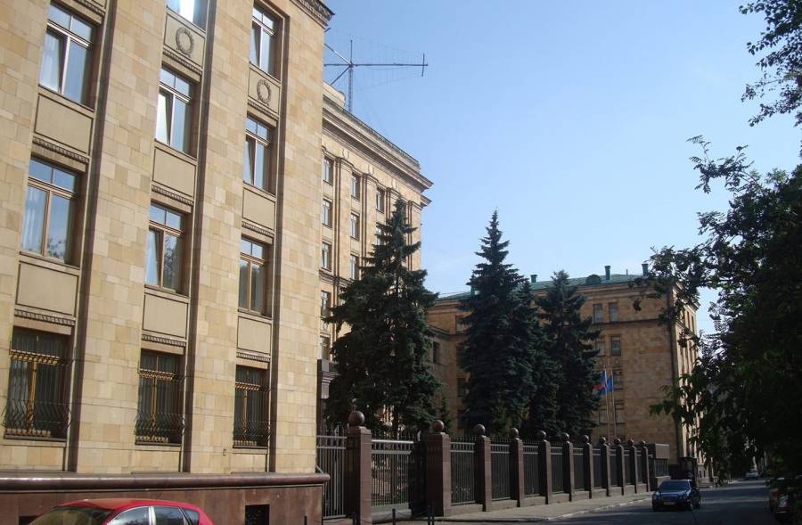 موسكو تطرد 20 دبلوماسيًا تشيكيًا