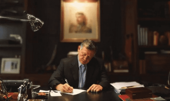 الملك يعزي السيسي بضحايا حادث القطار