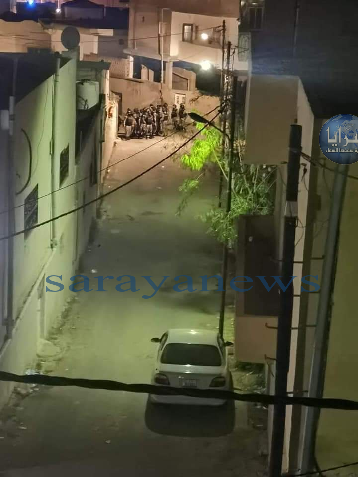 بالصور .. توقيف (11) شخص إثر مشاجرة جماعية تخللها تحطيم مركبات في اربد