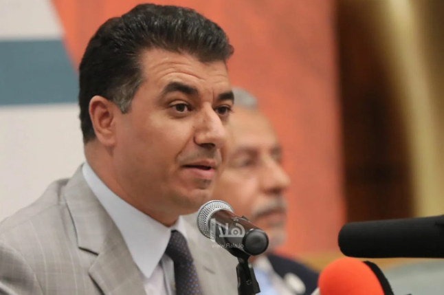 وزير الزراعة: الأزرق شهد الأربعاء أكبر تجمع للجراد بسبب حركة الرياح