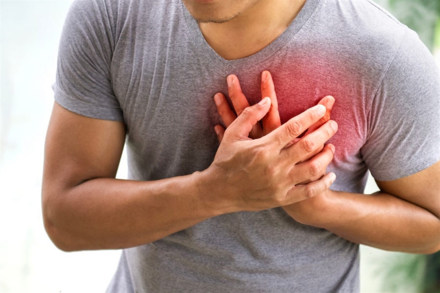 بماذا يشعر الشخص قبل الإصابة بنوبة قلبية؟