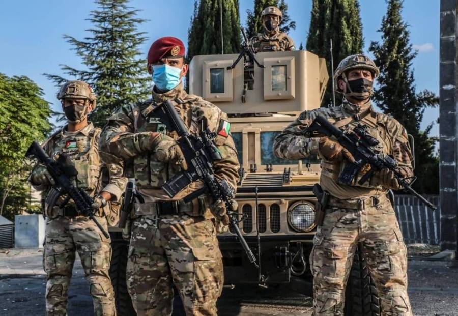 الجيش ينتشر على مداخل ومخارج المملكة