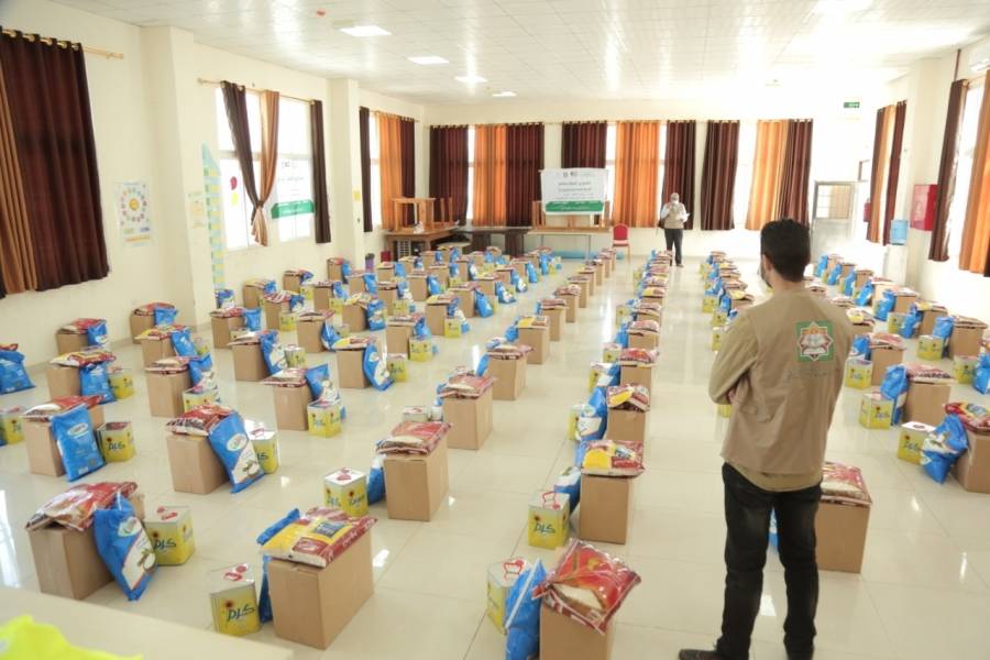 جمعية إحياء التراث الإسلامي الكويتية توزع أكثر من 325 سلة غذائية رمضانية في الرمثا... صور