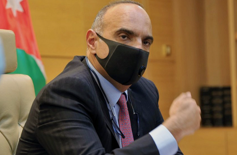 عاجل : مصدر حكومي: قرارات الحكومة ستكون بسيطة جداً و قد لا تطال حظر الجمعة