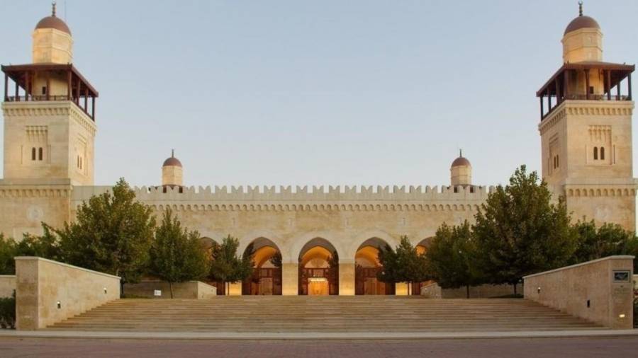 45 دقيقة لأداء صلاتي العشاء والتراويح