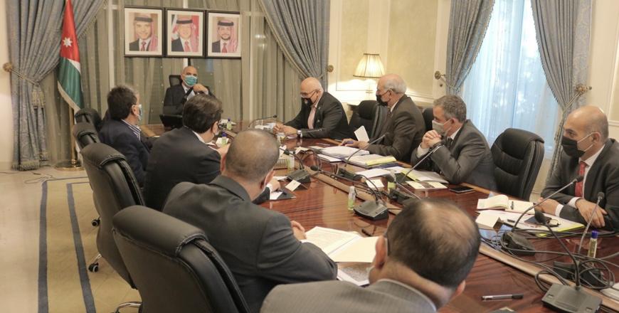 Committee for developing laws governing political life holds 1st meeting