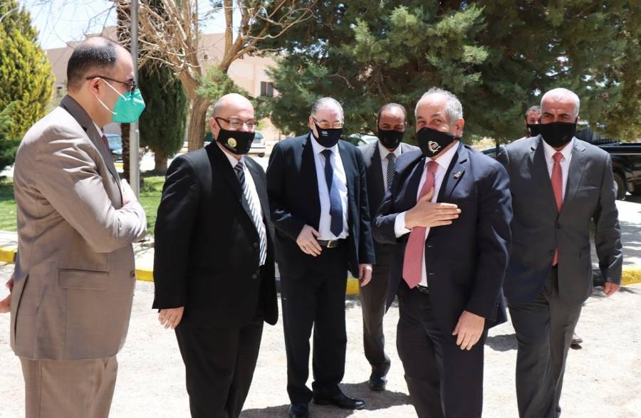 وزير الثقافة يزور جامعة الحسين بن طلال... صور