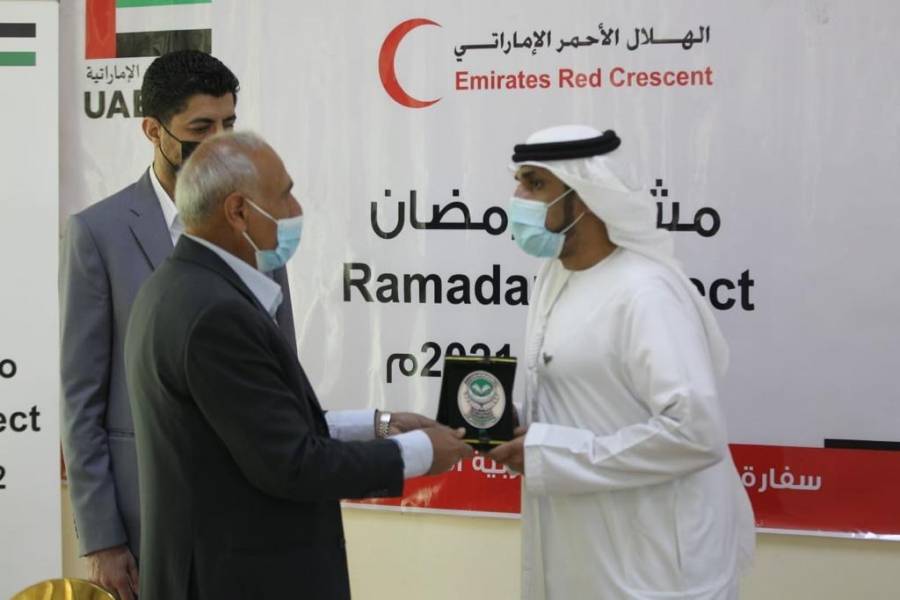 الهلال الأحمر الإماراتي و الأردنية الخيرية توزعان كفالات الأيتام  ل 1840 طفلًا يتيمًا