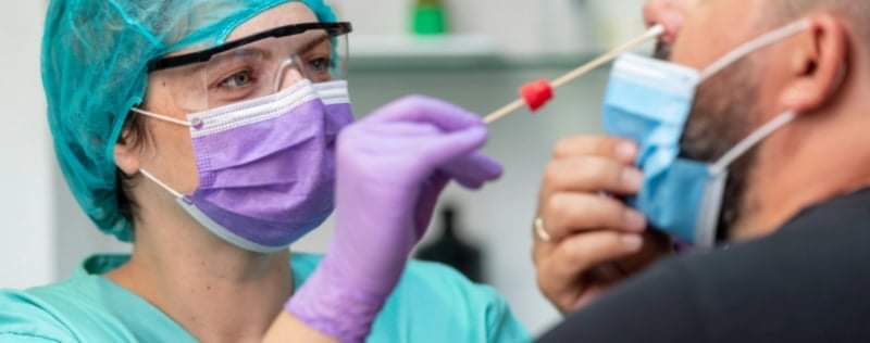 انخفاظ ملحوظ بنسبة فحوصات كورونا الايجابية