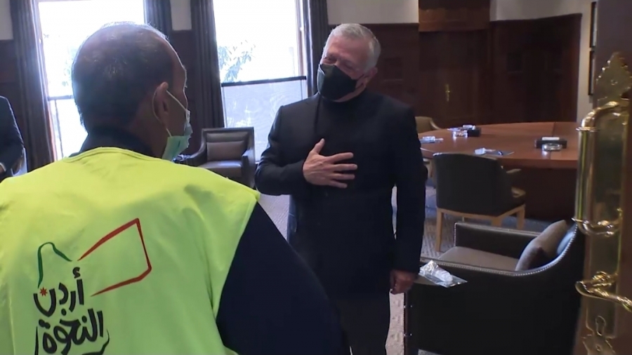 الملك يثني على جهود السبعيني محمد العياصرة صاحب مبادرة المحافظة على القرآن الكريم... فيديو