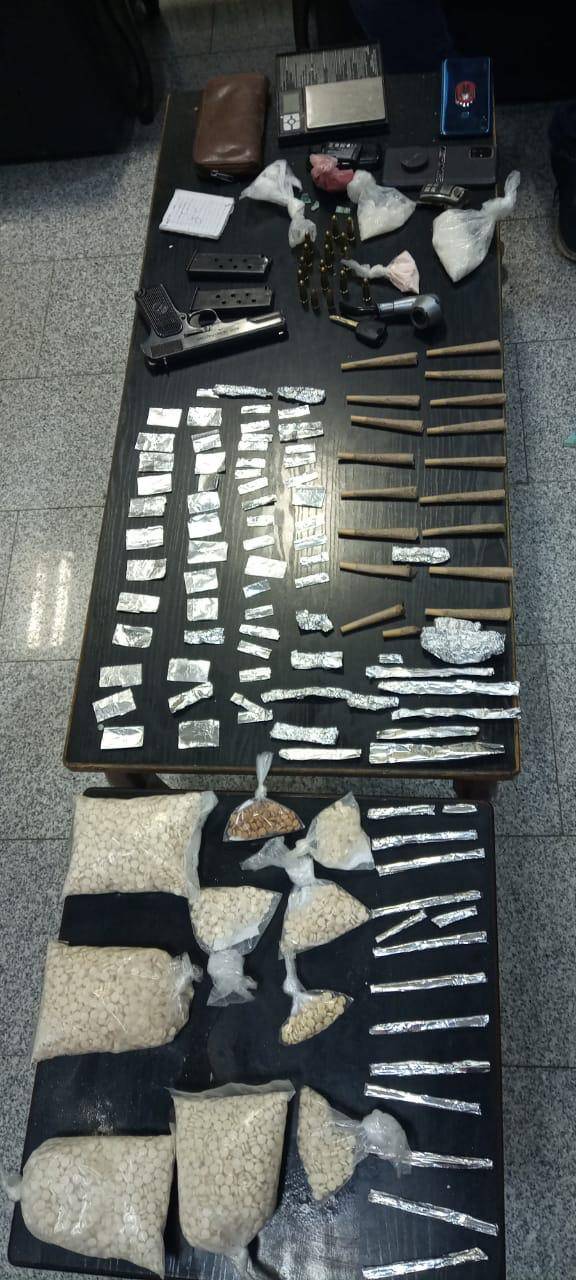 إلقاء القبض على خمسة مروجين للمواد المخدرة في  مأدبا .