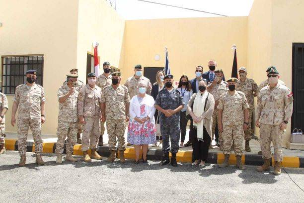 السفيرة الكندية تفتتح مشروع إعادة تأهيل الأبراج الحدودية على واجهة المنطقة العسكرية الشرقية