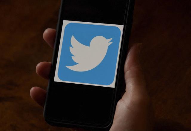 Twitter bolsters subscription plans with adfree news