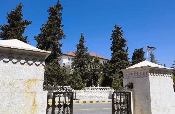 الحكومة: لا تقليص لساعات الحظر خلال العيد