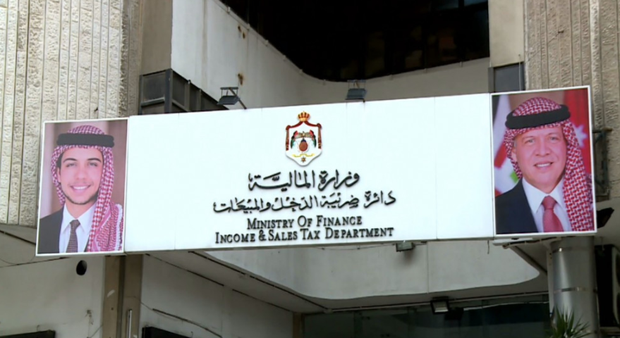 عاجل : المحكمة الإدارية العُليا تلغي قراراً لوزير المالية بـمنع دخول أحد المحاسبين لدائرة ضريبة الدخل