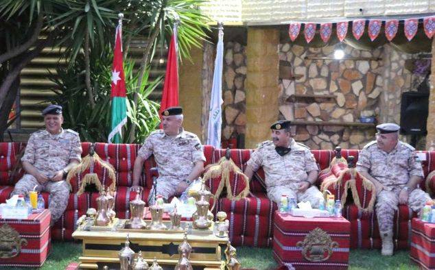 رئيس هيئة الاركان المشـــتركة يشيد بنشامى سلاح الجو في الدفاع عن سماء الوطن... صور