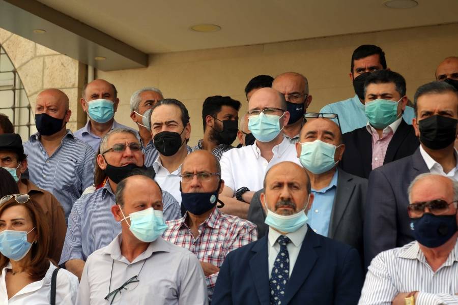 وقفة تضامنية امام مجمع النقابات المهنية دعما لصمود المقدسيين في وجه الاحتلال .. صور