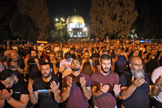 King condemns Israeli violations, escalations at Al Aqsa Mosque