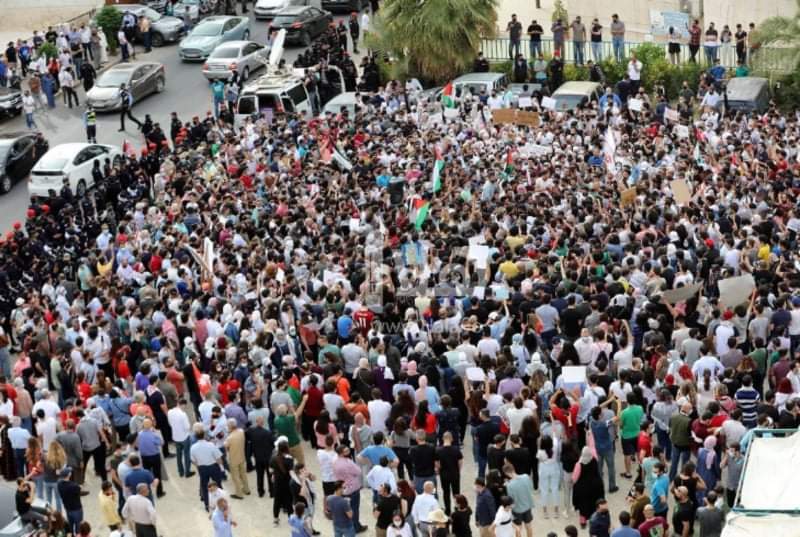 فاعليات شعبية وحزبية تنفذ وقفة تضامنية نصرة للأقصى