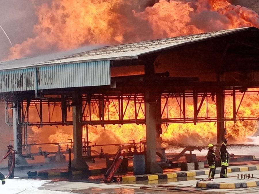الأمن: إخماد حريق في 4 خطوط نفط في العقبة