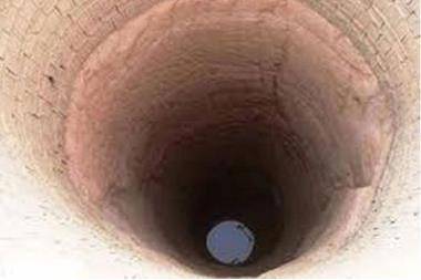 اغلاق بئر مياه خاصة غير مرخصة في الزرقاء