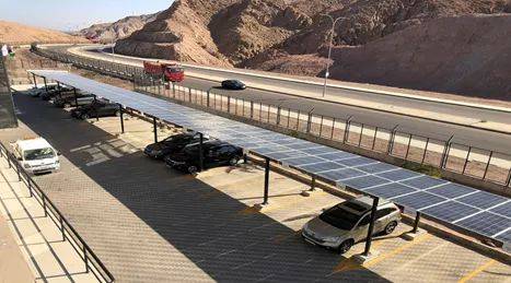 ميناء الحاويات يستكمل المرحلة الثانية من مواقف السيارات المظللة بالطاقة الشمسية