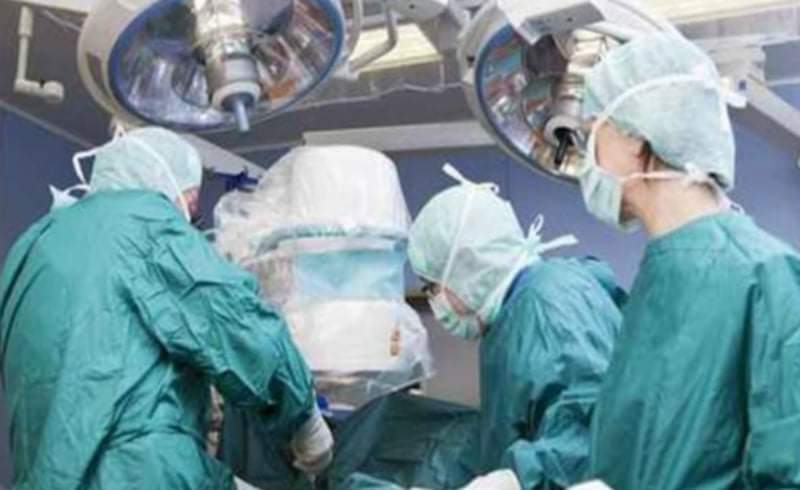 إزالة قطعة “جميد” أغلقت مريء طفلة في مستشفى الجامعة