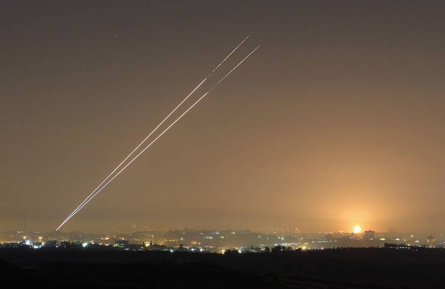 المقاومة في غزة تقصف القدس المحتلة وتل أبيب