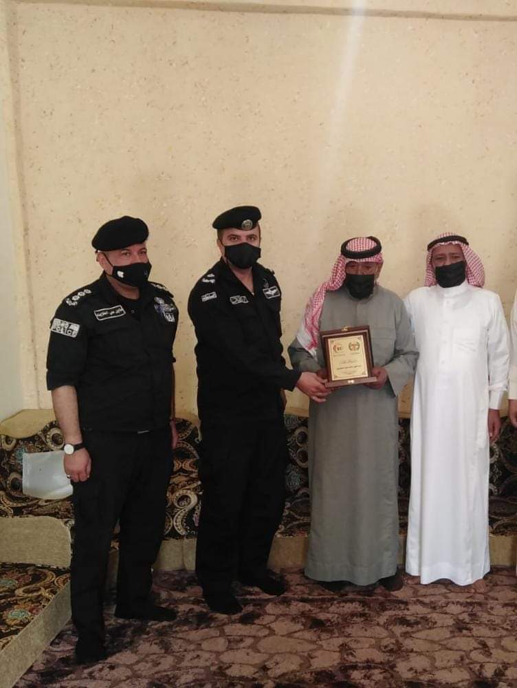 تكريم عدد من ضباط وأفراد الأمن العام المتقاعدين