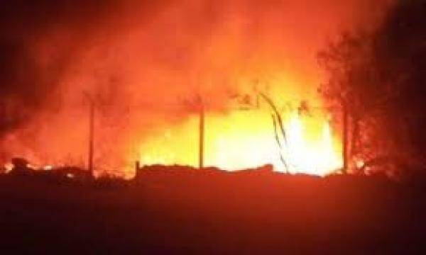 حريق ضخم في منطقة البحر الميت