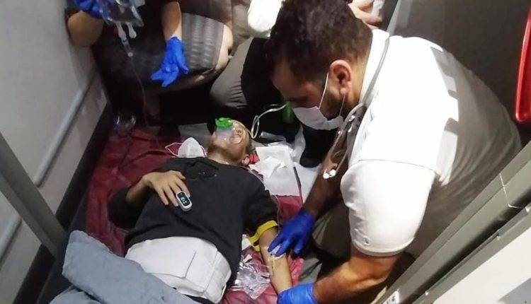 الدكتور احمد برهان الخطاطبه ينقذ مسافرا على متن طائرة تركية