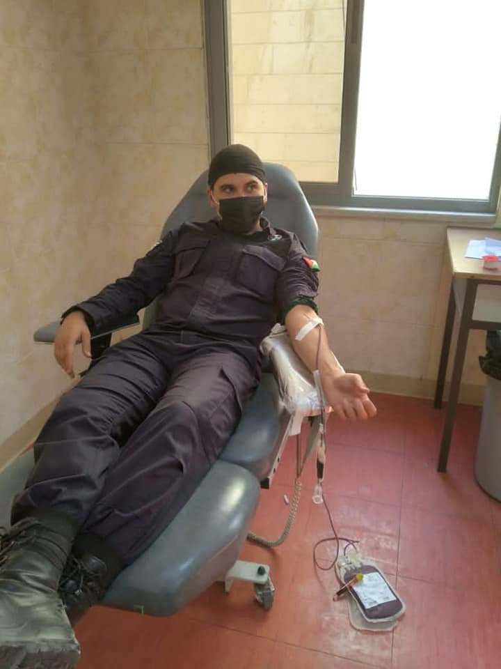 شرطة الطفيلة تلبي استغاثة مواطن وتتبرع بدام