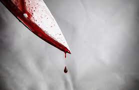 اربعيني يعاني من اضطراب نفسي يطعن والدته الثمانينية