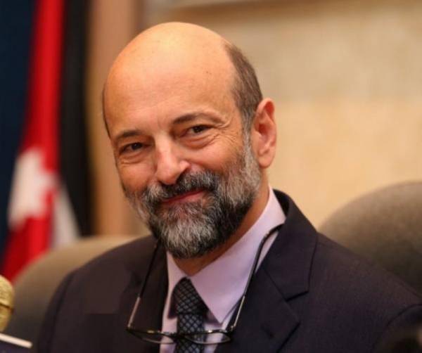 من الذي أعاد عمر الرزاز إلى واجهة الأضواء !