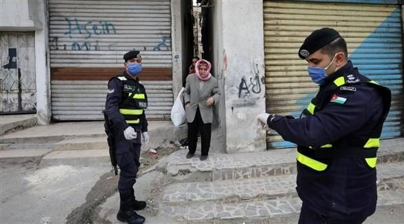 الحكومة تحذر من احتمال العودة للإغلاق